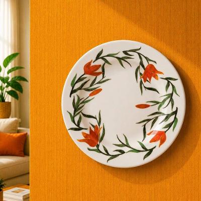Prato Decorativo Raso Modelo Parede com Suporte 25cm Cerâmica Branco Donna Lírios