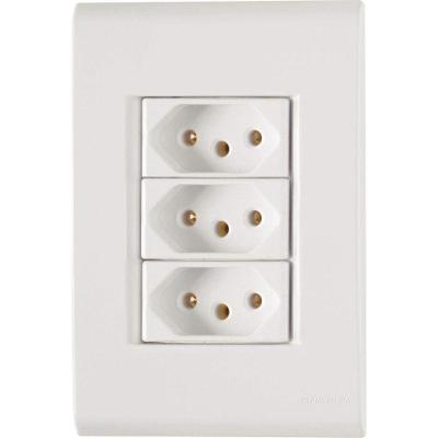 Conjunto 4x2 com 3 Tomadas 2P+T 10A 250V Bivolt Liz Branco Acrilonitrilo Butadieno Estireno