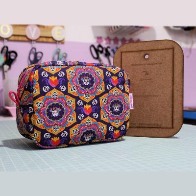 Necessaire Simples com Fole Arte da Bê em MDF com Gabarito Carrossel da Arte