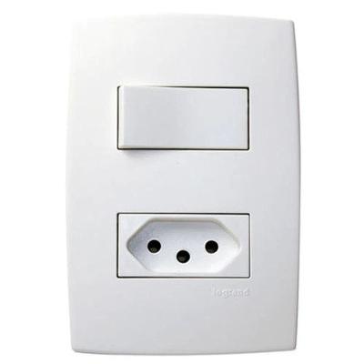 Interruptor Pial Plus 1 Simples + 2P e Tomada Bivolt Branco Pial 615074