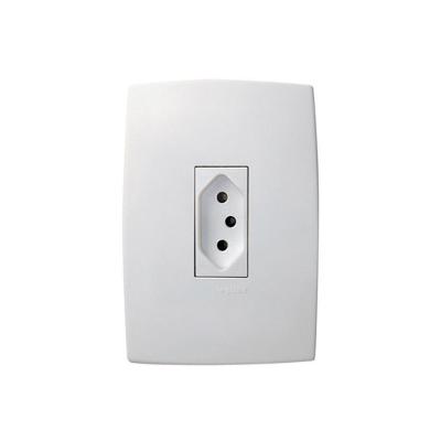 Tomada 2P+T 10A Pial Plus com Proteção Bivolt Branco Pial 615076