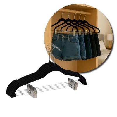 Cabide Slim Preto Antideslizante Plástico Revestido com Veludo Flocado Organizador para Closet