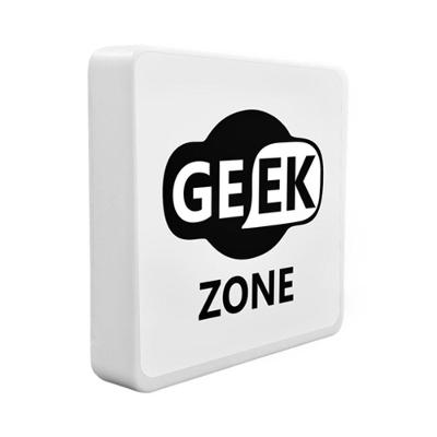 Luminária Box Slim Geek Zone Luz Difusa com USB Bivolt Branca 18CM