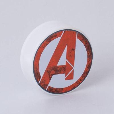 Mini Luminária LED Redonda Avengers USB Marvel com Luz Difusa e Alimentação Bivolt