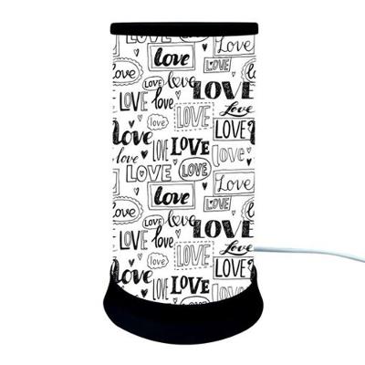 Luminária de Mesa Hug Love Black And White Luz Difusa Ideal para Leitura e Decoração Bivolt Preto