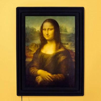 Luminária Decorativa Quadro Mona Lisa com LED Integrado e Design de Obra de Arte Bege 41.5CM