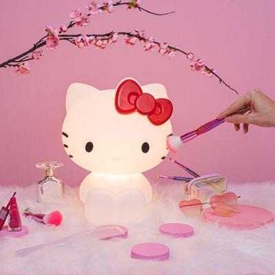Luminária Hello Kitty Lovers com Luz Difusa em Rosa Bivolt e Cabo com Interruptor 1,8M