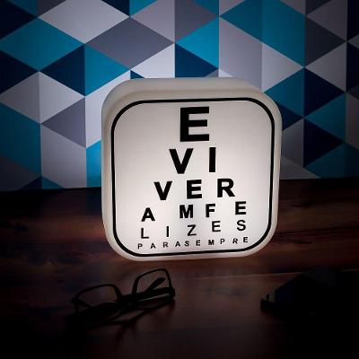 Luminária Box Felizes para Sempre Uso em Parede Ou Bancada Bivolt Polietileno