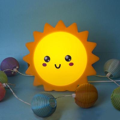 Luminária Sol Bivolt com Luz Difusa e Design Decorativo Amarelo 27CM