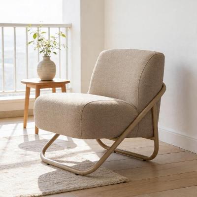 Poltrona Decorativa Borneu K01 com Base Industrial Bouclê Confortável Bege Lyam Decor