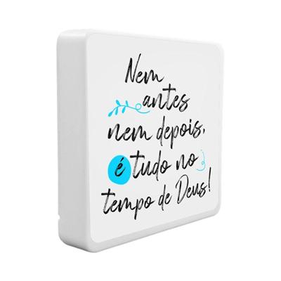 Luminária Box Slim no Tempo de Deus com Luz Difusa USB Bivolt