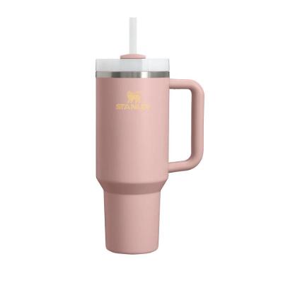 Copo Quencher com Canudo Aço Inoxidável Isolamento à Vácuo para Bebidas Geladas Rosa Stanley 1,2L