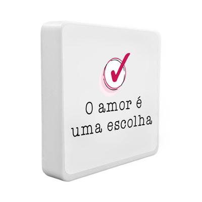 Luminária o Amor É uma Escolha com Luz Difusa e Alimentação USB Bivolt