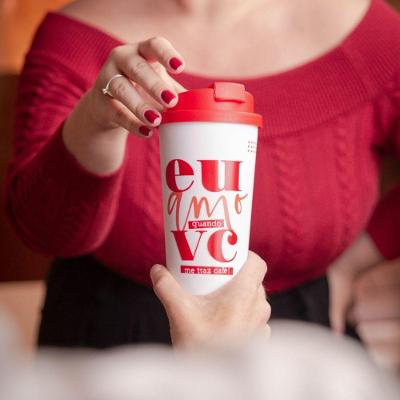 Copo Viagem Me Traz Café! 500ML com Tampa Plástico Polipropileno e Polietileno Multiuso para Passeio