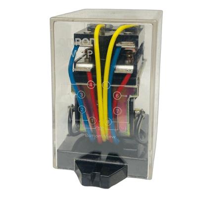 Relé MM2P 6VAC com 8 Pinos Bivolt Branco para Painel Elétrico Omron