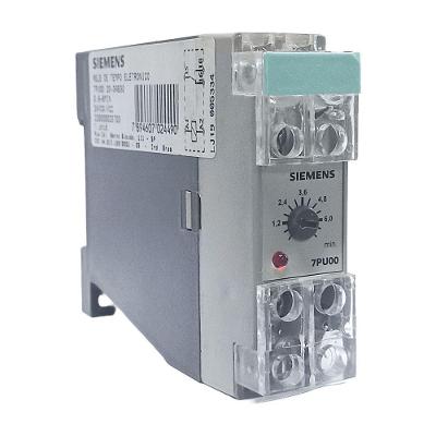 Relé de Tempo 7PU0020-3AB30 com Ajuste 0,6-6 Min Bivolt Siemens