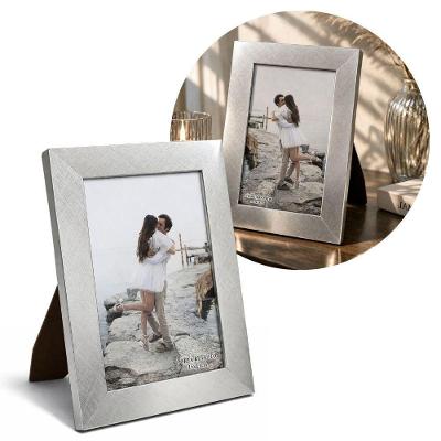 Porta Retrato Luxo Decor Linhas com Design Moderno Prateado Outras Marcas 20,5CM