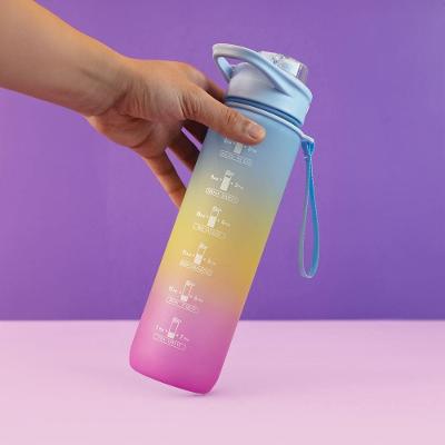 Garrafa Fresh Time Hidratação Diária Plástico com Acabamento Fosco com Alça e Canudo 1L