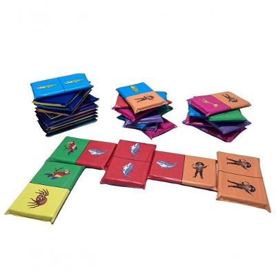 Jogo Educativo Dominó Gigante de Fonemas Estimula Aprendizagem com Material Lavável e Atóxico