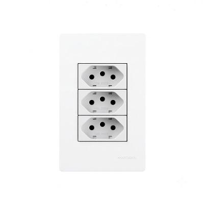 Tomada Tripla Infiniti 2P+T 10A com Placa 4x2 Branco Margirius
