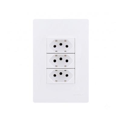 Tomada Tripla Infiniti Plus 2P+T 10A com Acabamento Alto Brilho Branco Margirius 4X2