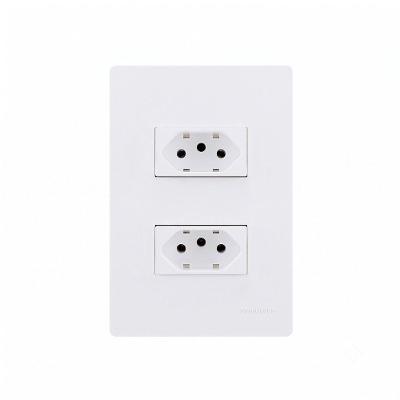 Tomada Dupla Infiniti Plus 2P+T 10A Bivolt com Placa 4x2 Branco Margirius