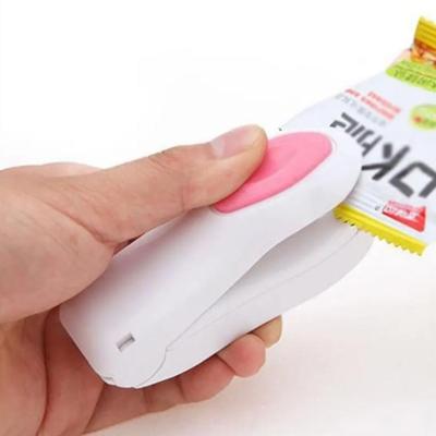 Seladora Manual Portátil a Pilha para Alimentos em Plástico com Fechamento Hermético e Capa