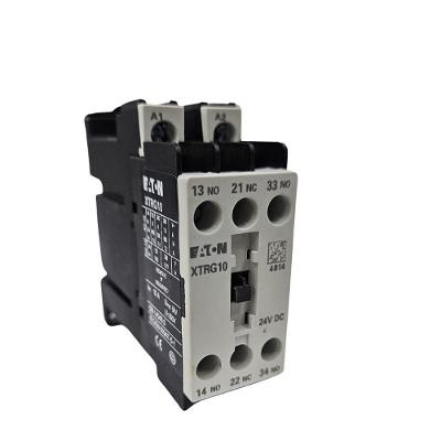 Contator Auxiliar Eaton XTRG10B21B0 2NO 1NC 24VDC Bivolt para Controle Industrial