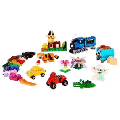 Brinquedo de Montar Lego 10696 com Peças Criativas em 35 Cores e Placa de Base Verde 484PEÇAS
