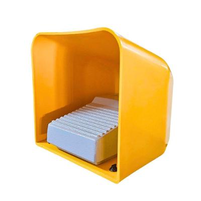 Pedaleira Switerm PKP-2 para Máquinas com Acionamento Elétrico 10A Bivolt Amarelo