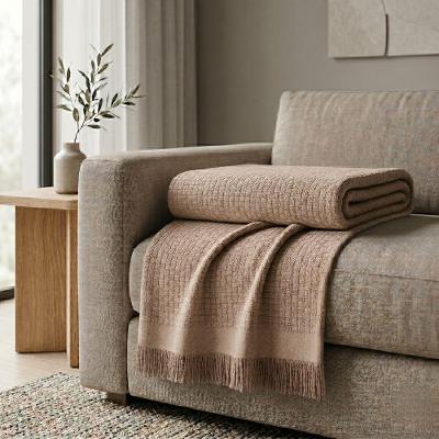 Manta Decorativa Buzios para Sofá e Cama com Textura em Relevo Bege Hedrons 145CM X 200CM