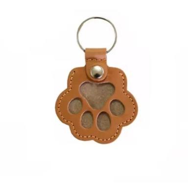 Chaveiro Patinha Pet Porta Pelos Afetiva Decor Cães e Gatos Marrom Couro PU e PVC 6CM Compartimento