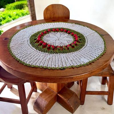 Toalha de Mesa Morango Crochê Polipropileno 90CM Branco Artesanal