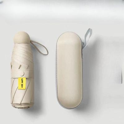 Guarda Chuva OEM Mini de Bolso Cápsula em Tecido Pongee Revestido 17cm Bege para Todas as Idades