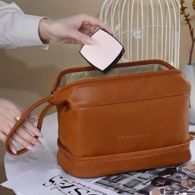 Bolsa Necessaire OEM Super Espaçosa Maquiagem em Couro PU Marrom para Viagem Feminina