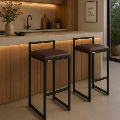 Kit 2 Banquetas Gourmet Couro Sintético Base de Ferro com Encosto Marrom Isa Estofados