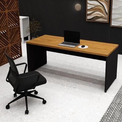 Mesa Escrivaninha Retangular Pés Painel MDF 180CM Freijó com Preto F5 Office
