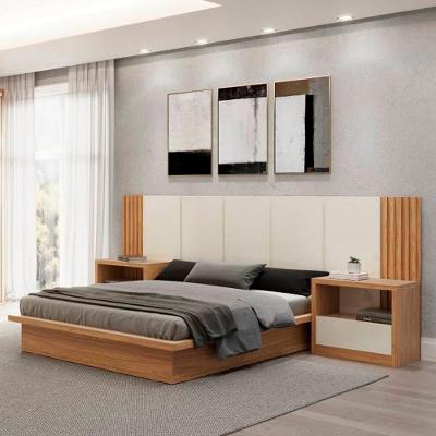 Kit Painel Ripada Queen MDF Off White com Freijó com Cama e 2 Mesas de Cabeceira Dalla Costa Móveis