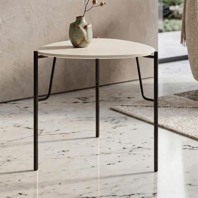 Mesa Lateral Mesa Lateral 56cm de Apoio para Sala Multiuso Triangular MDF Metal Pintado Luna