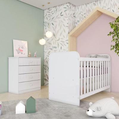Quarto de Bebê com Berço e Cômoda Labirinto 4 Gavetas MDP Branco Móveis Henn