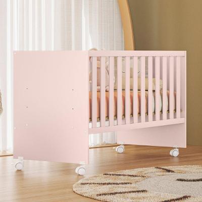 Berço Convencional Reto com Rodizio Doce Sonho Minimalista MDF Rosa Qmovi