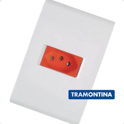 Conjunto com Placa Tomada 2P+T 20A 4X2 Liz Vermelha Tramontina