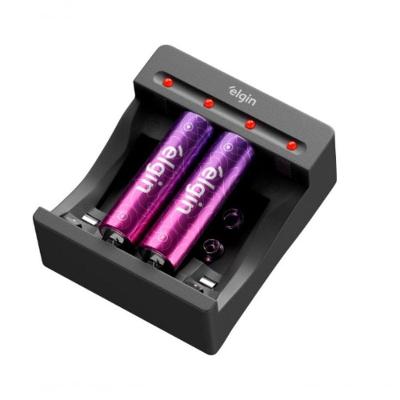 Carregador de Pilhas e Bateria Elgin SCUSB USB AA AAA 9V com 2 Pilhas AA