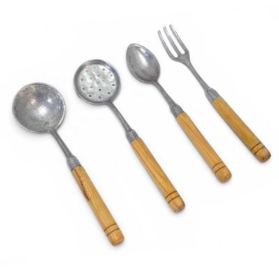 Kit Talheres Kit 4 Talheres Grandes Alumínio e Madeira Fosco para Churrasco Cinza