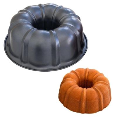 Forma para Bolo Pudim BC1007 Antiaderente Aço Carbono Perfurada Furo Central Cinza Betty Crocker