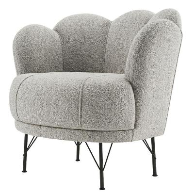 Poltrona Decorativa Flora Organica Encosto em Gomos Boucle Milani Movelaria