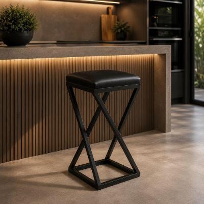 Banqueta Banco 50CM Balcão Couro Sintético Base em Z sem Encosto Fixo 50cm Preto Isa Estofados