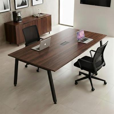 Mesa de Reunião Corporativa 6 Lugares 210CM Louro Preto com Caixa de Tomadas F5 Office