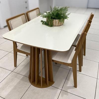 Mesa de Jantar 4 Lugares Tampo MDF Off White com Freijó Cadeiras Bouclé Cesare Claro Dalla Costa