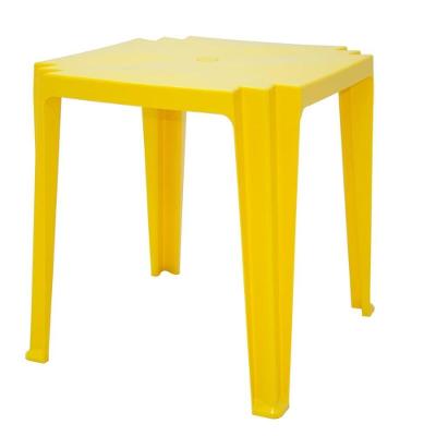 Mesa Tambaú Quadrada Tampo em Polipropileno Estrutura em Plástico Empilhável Amarelo Tramontina